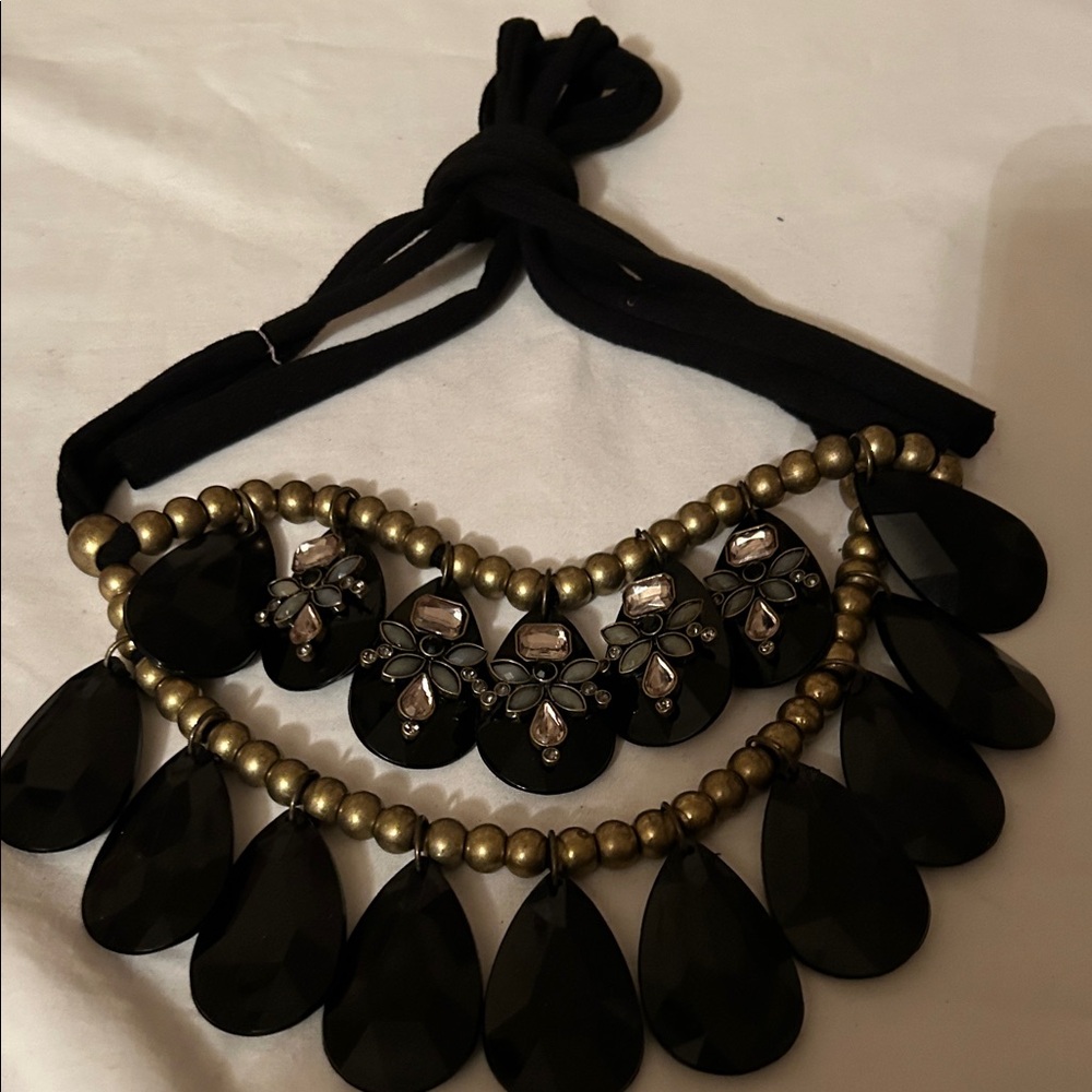 Elegant Black and Gold Statement Necklace - Picture 2 of 3